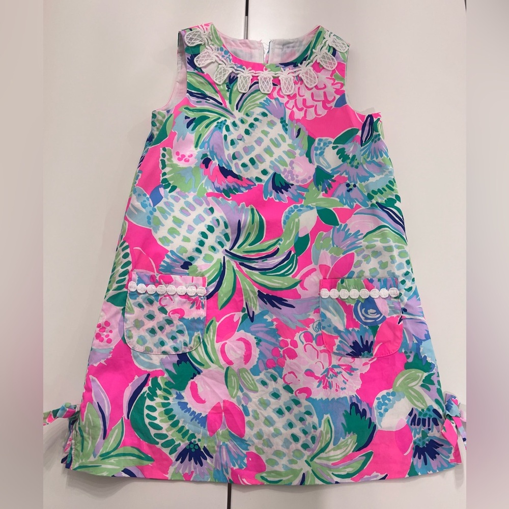 Girls size 6 Lilly shift in excellent used condition.